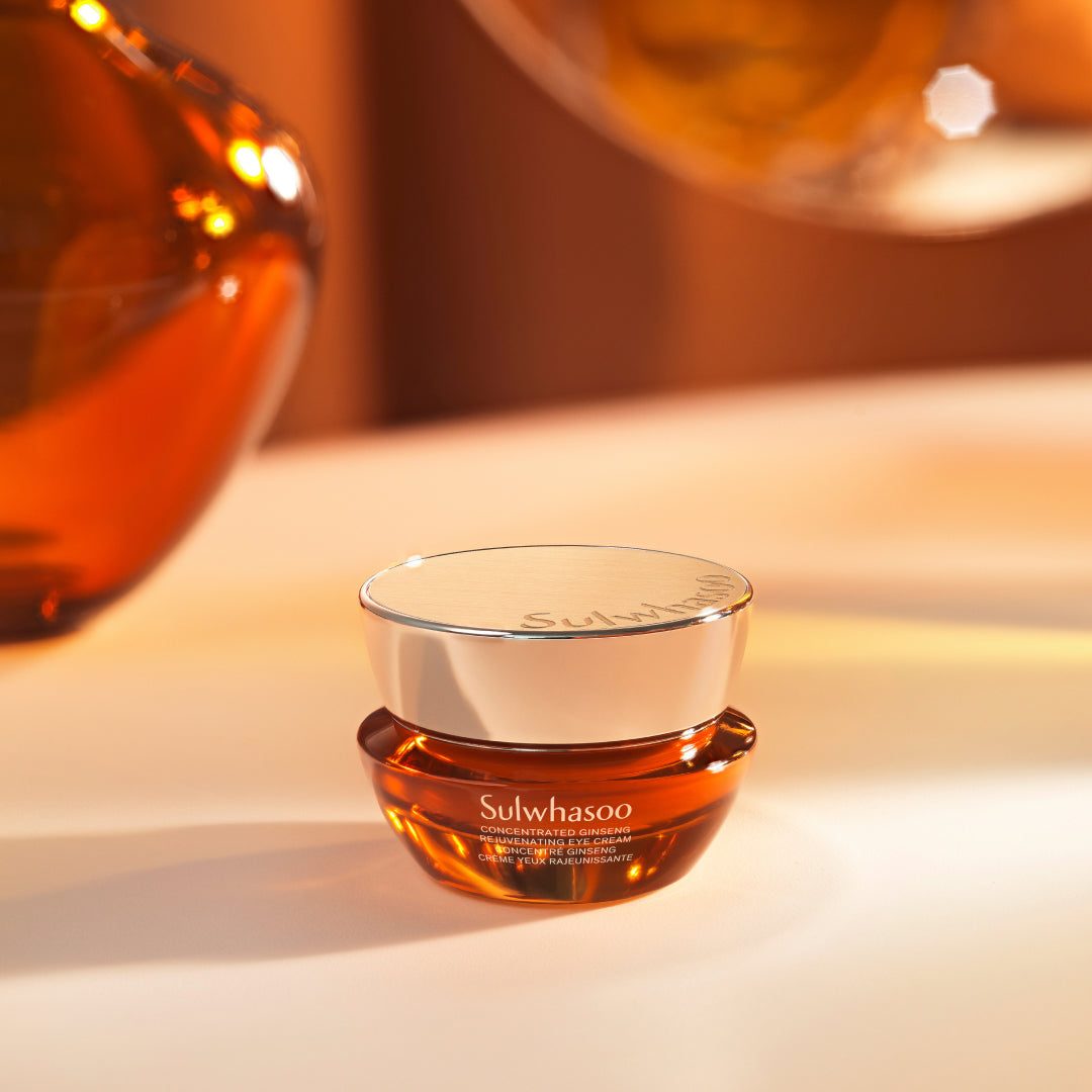 Sulwhasoo Concentrated Ginseng Renewing Eye Cream (Rejuvenating in US) — in use